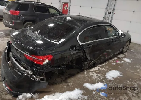 2017 BMW 740I z USA, uszkodzony, nr VIN WBA7E2C3XHG741225